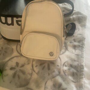 LuluLemon Everywhere Sling Bag,    brand new !